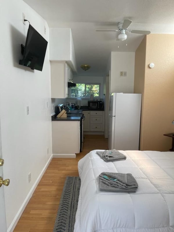 3345 Lakeshore Blvd Unit 3
