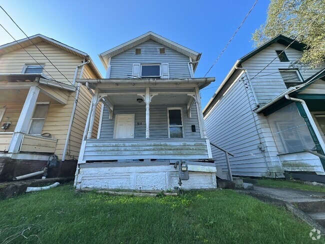 Building Photo - 418 E Division St Rental