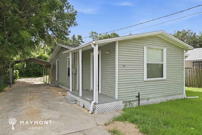 228 S Eastside Dr