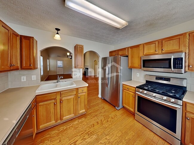 Photo - 406 Redwood Trail