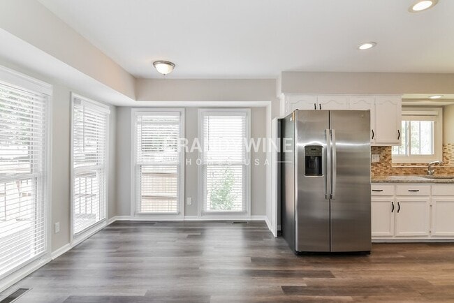 Photo - 1120 NE Ridgeview Dr