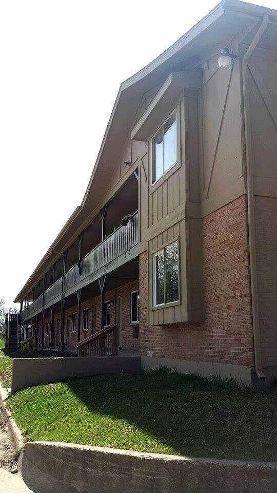 Chateau Village - Chateau Village Apartments