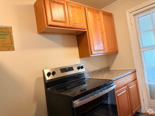 Building Photo - 2528 Watt St Unit Jackson Ave Rental