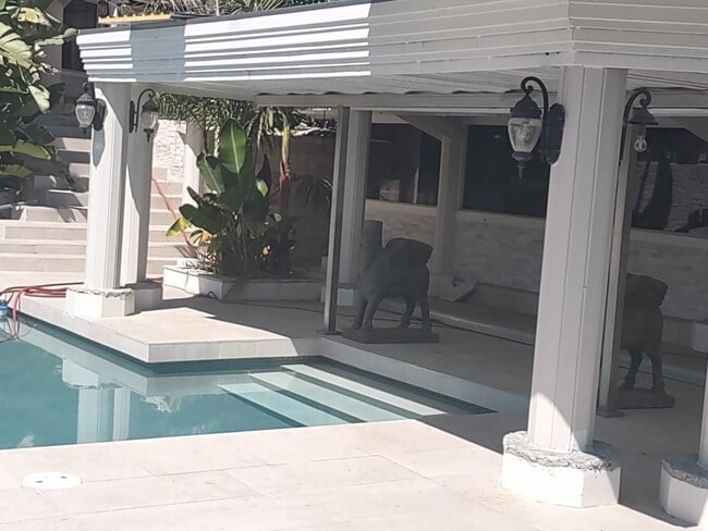 Photo - 804 Cloverview Dr