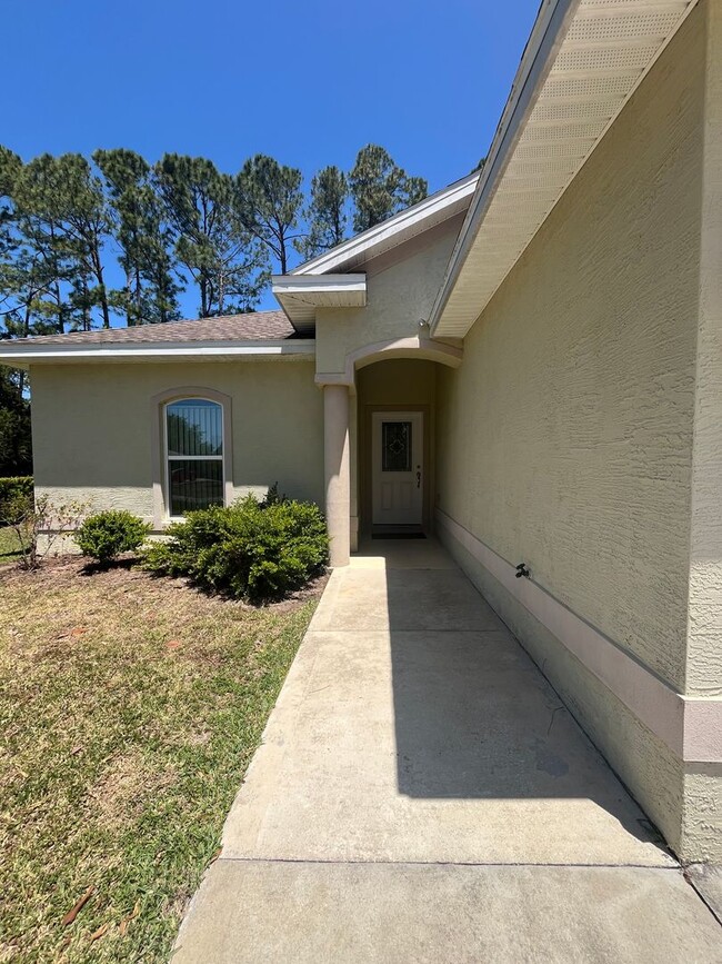 Charming 3 bedroom, 2 bathroom dulplex loc... - Charming 3 bedroom, 2 bathroom dulplex loc... Casa