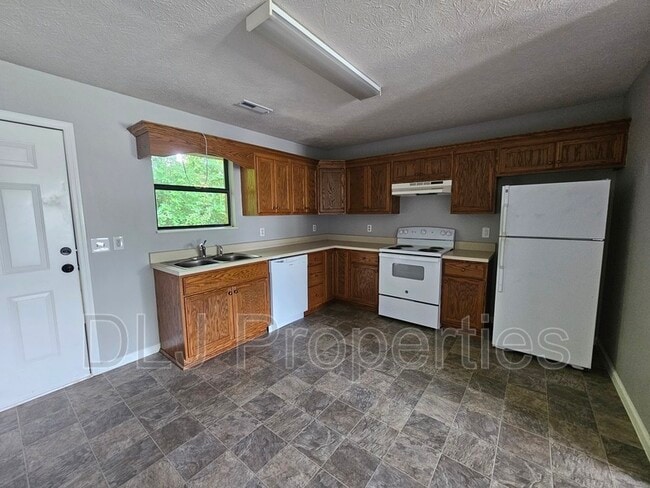Photo - 2149 McCleary Rd Unit Apt #4