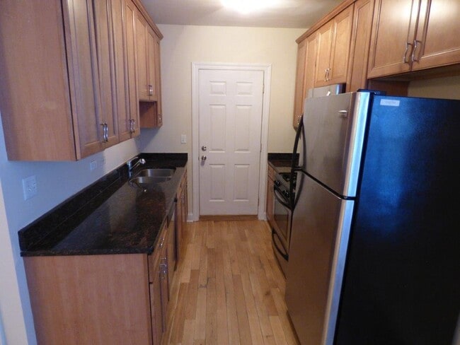 Photo - 4546 W George St Unit 3