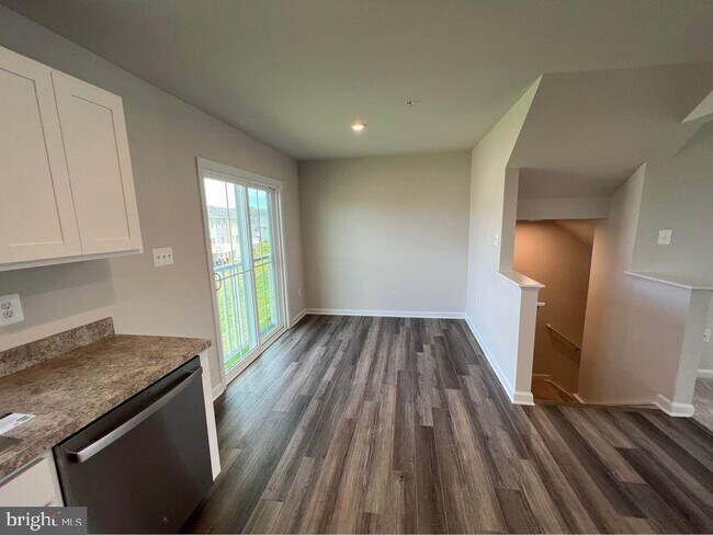 Photo - 115 Butterfield Ave