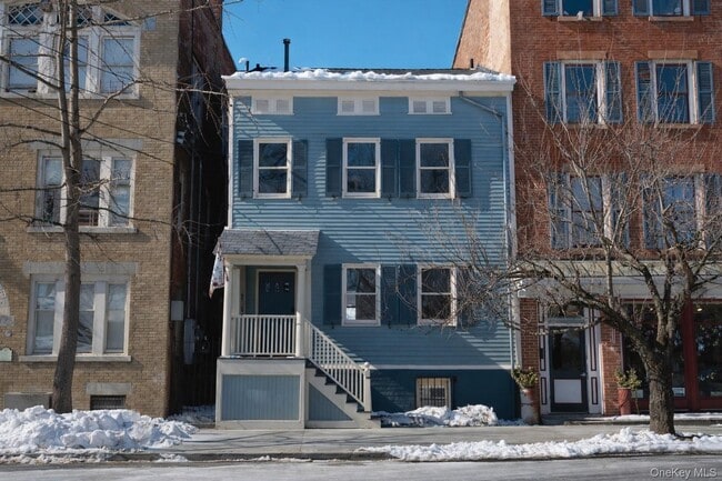 Building Photo - 95 Liberty St Unit 1