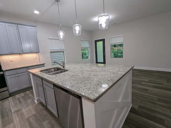 Photo - 529 Omnia Ridge Way