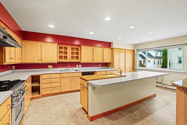 Building Photo - 935-937 N 37th St. Unit 214