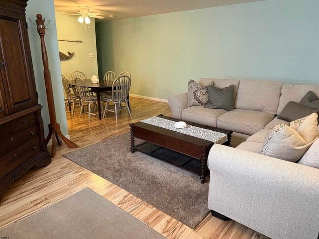 Photo - 14 N Sacramento Ave Unit B1