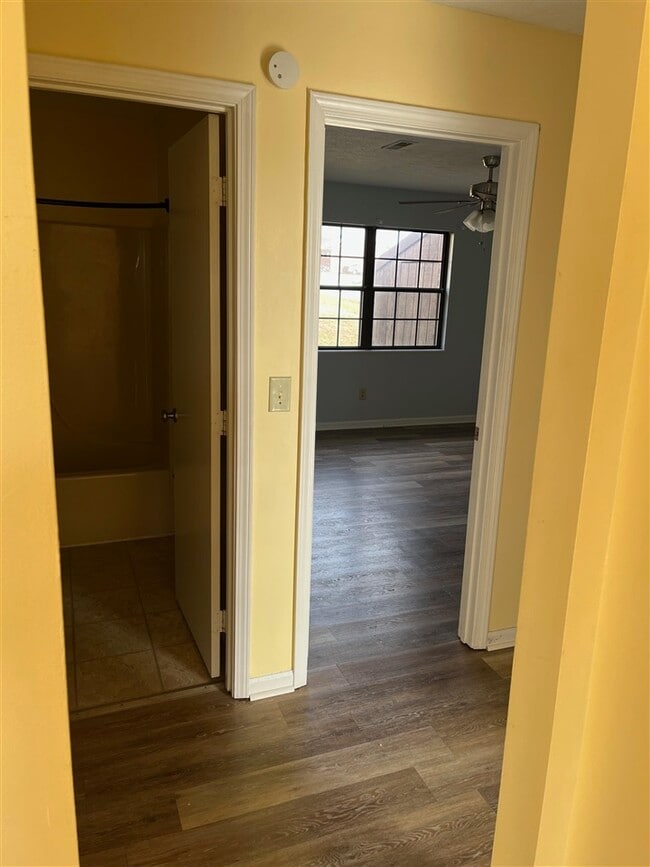 Photo - 1012 Windview Pl