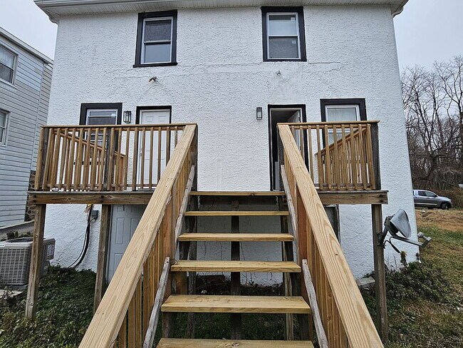 Building Photo - newly renovated