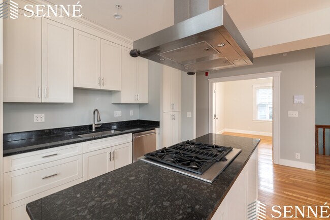 Photo - 8 Rockingham St Unit 2