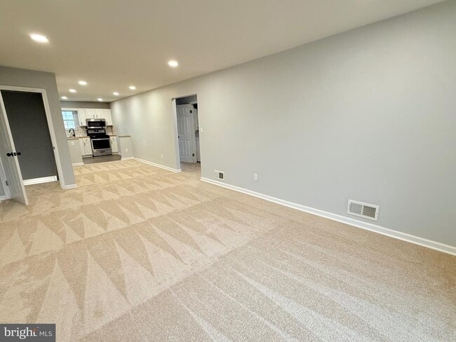 Photo - 104 Sandstone Ct