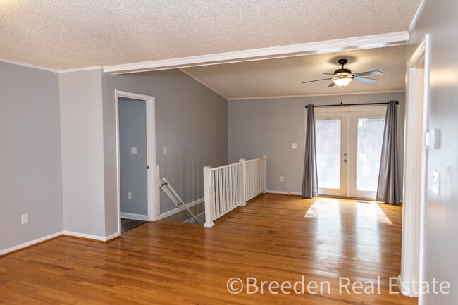 Photo - 160 Crump St