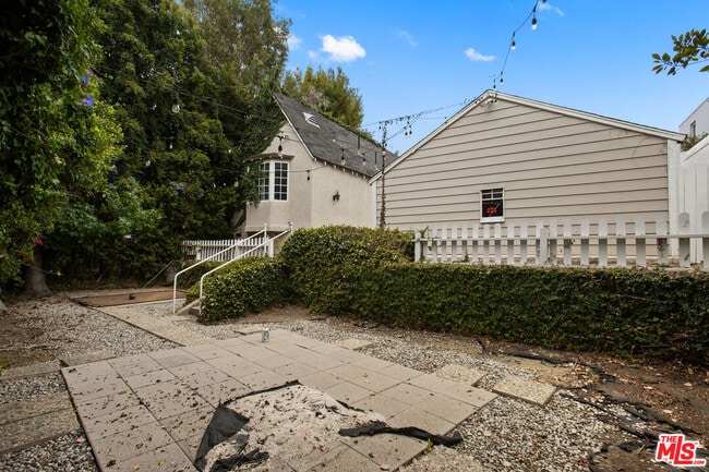 Photo - 2127 Benecia Ave