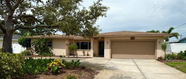 Building Photo - Waterfront Home for Rent – 2BR/2.5BA + Doc...