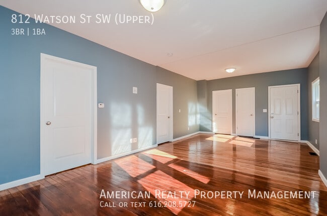 Photo - 812 Watson St SW