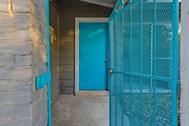 Photo - 1905 Fairlawn Ln Unit 3