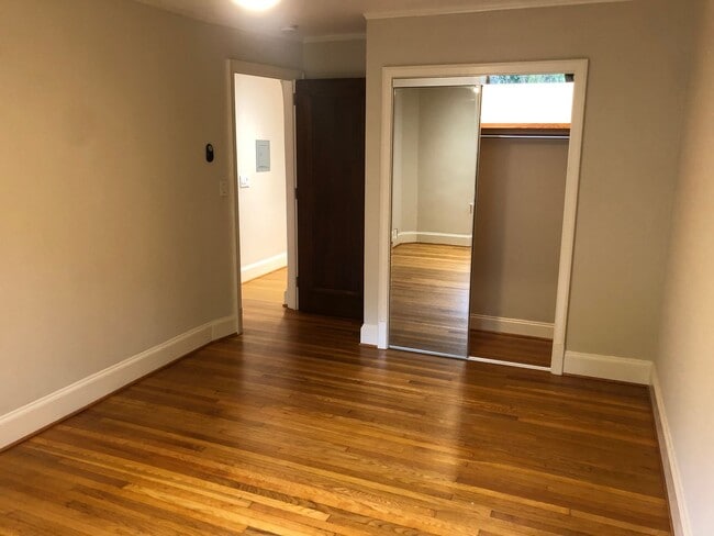 Photo - Elliott Apartments