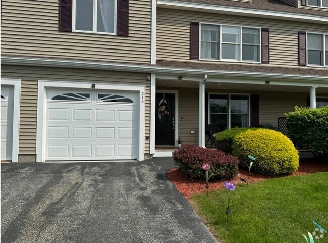 Building Photo - 218 Rangeway Rd Rental