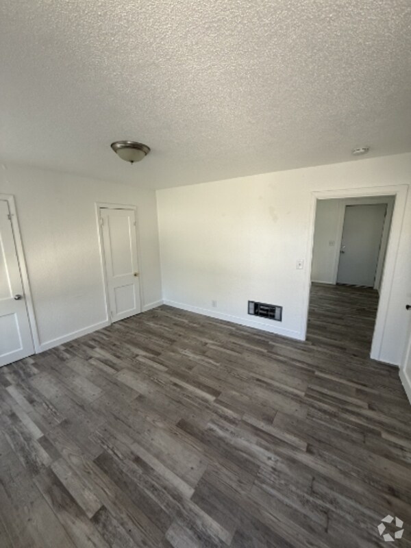 Building Photo - 420 Water St Rental