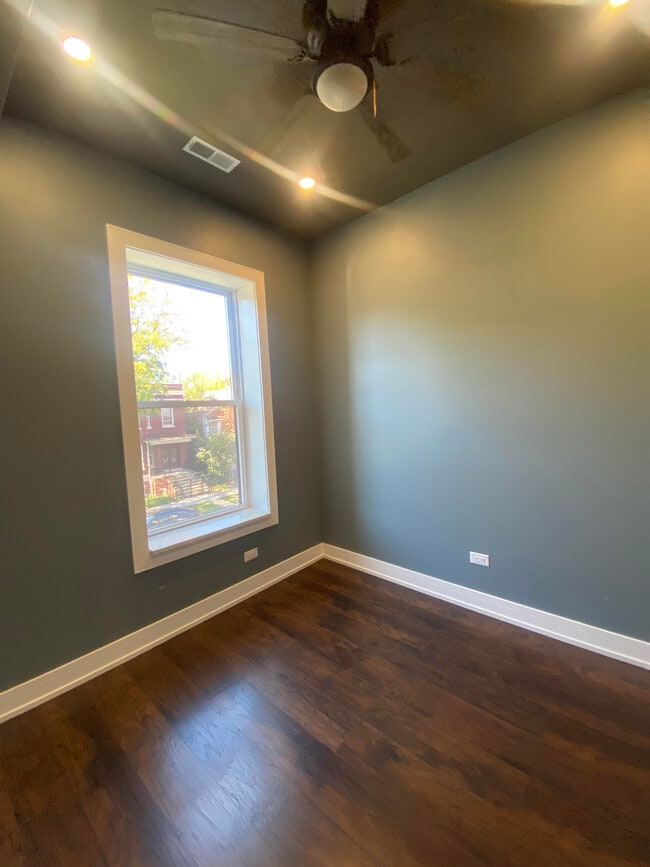 Photo - 1845 S Springfield Ave Unit 2