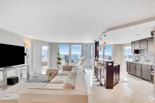 Building Photo - 550 S Ocean Blvd Unit 1909 Rental