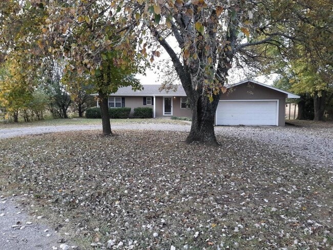 Photo - 13562 E 450 Rd House
