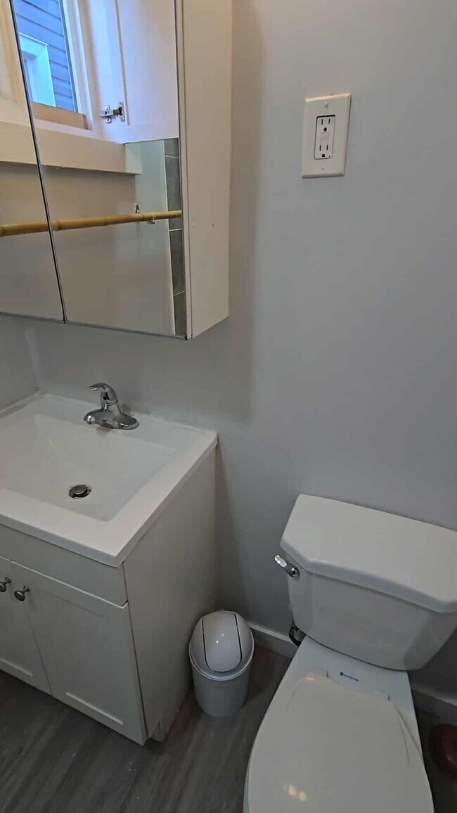 Photo - 786 Toronto St Unit 2