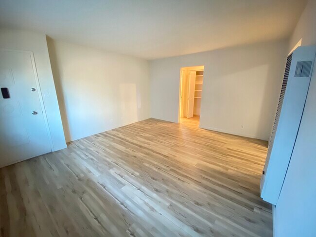 Photo - 341 Williams St Unidad A