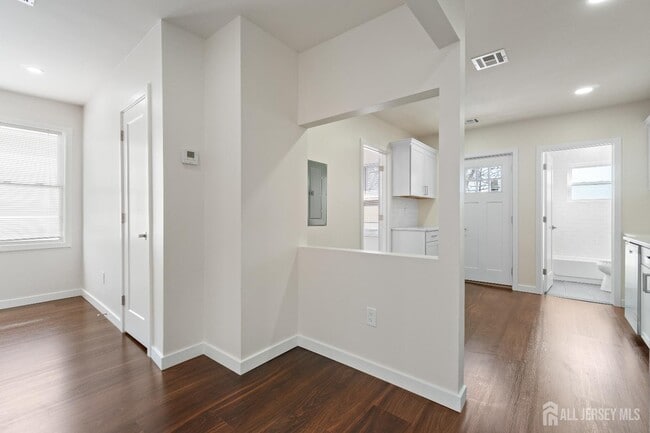 Photo - 824 George St Unit 2ndFl