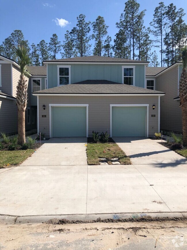 Building Photo - 3 bedroom 2.5 bath Townhome with 1 car garage