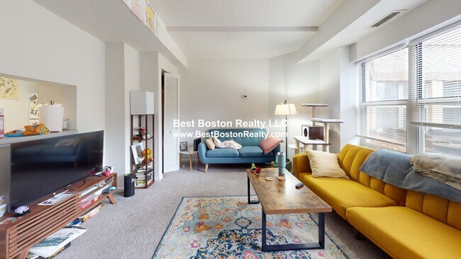 Photo - 175 Beacon St Unidad 102