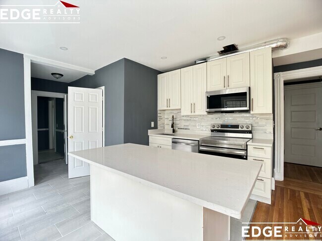 Building Photo - 16 Leicester St Unit 1 Rental