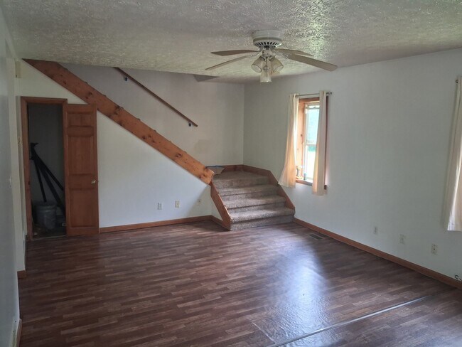Photo - 493 Brookside Dr