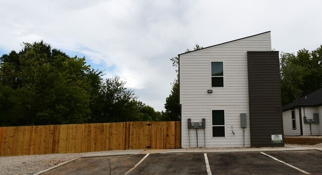 Photo - 1158 E Earle St