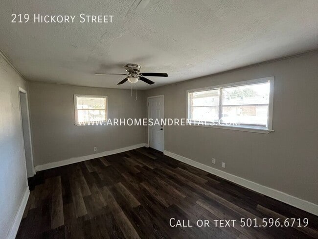 Photo - 219 Hickory St