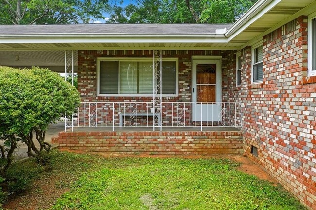 Building Photo - 1808 Sandy Plains Rd