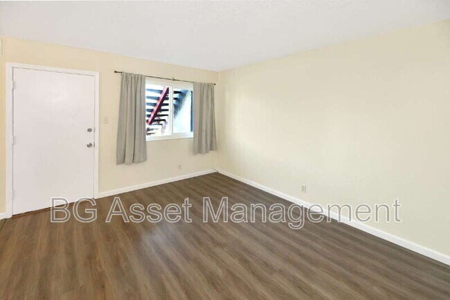 Photo - 1333 Market Ave Unit 1