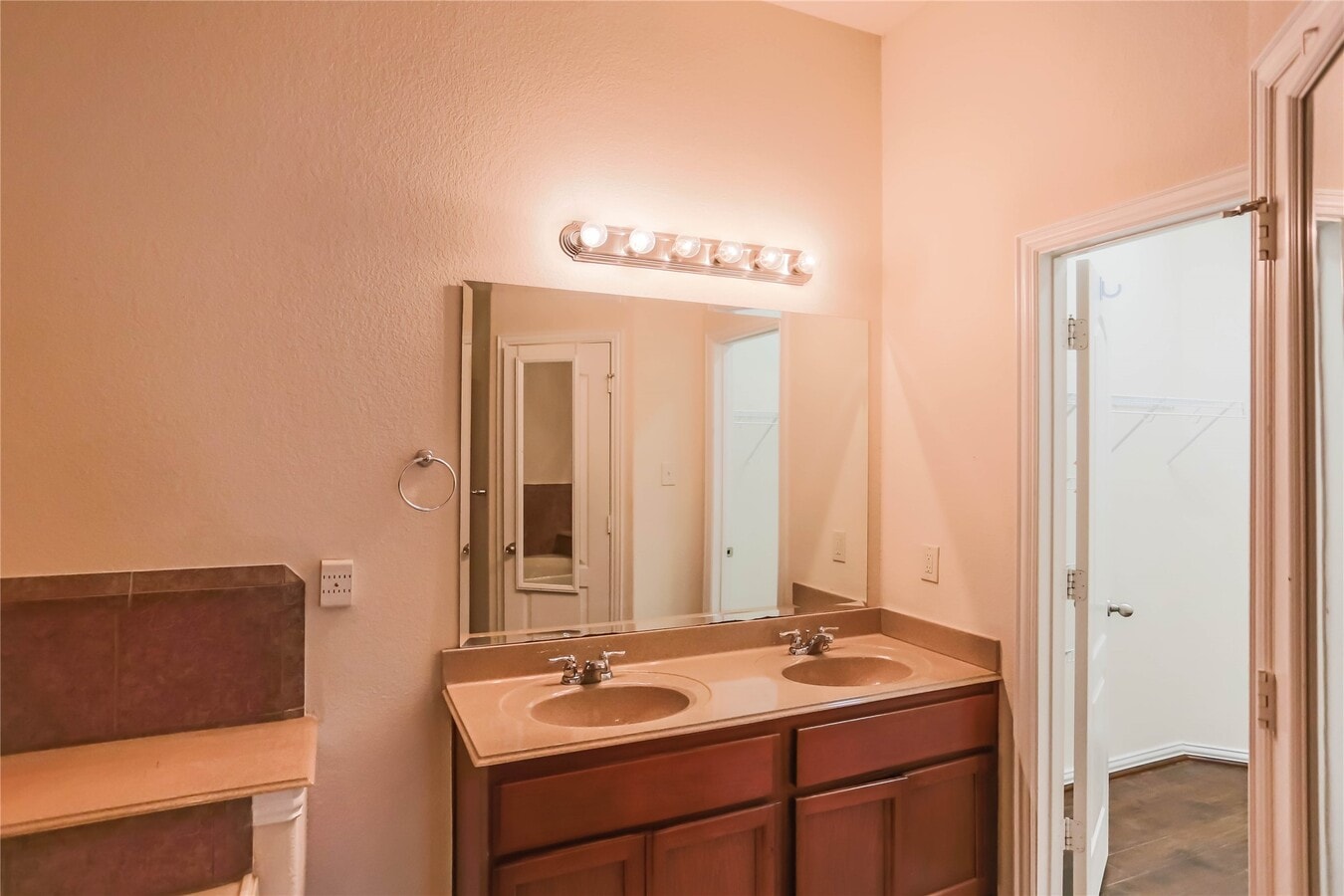 Photo - 1327 Maple Ace Dr