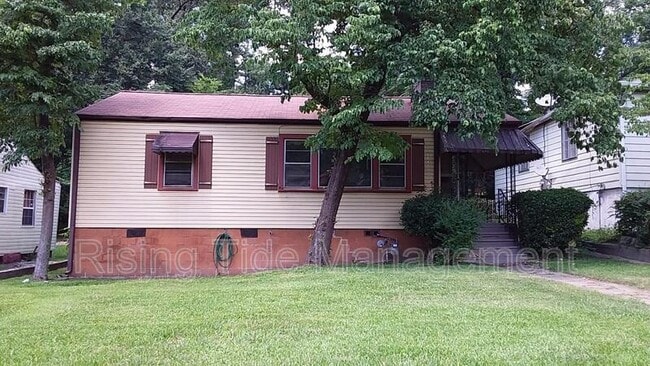 Photo - 1636 8th Ct W House