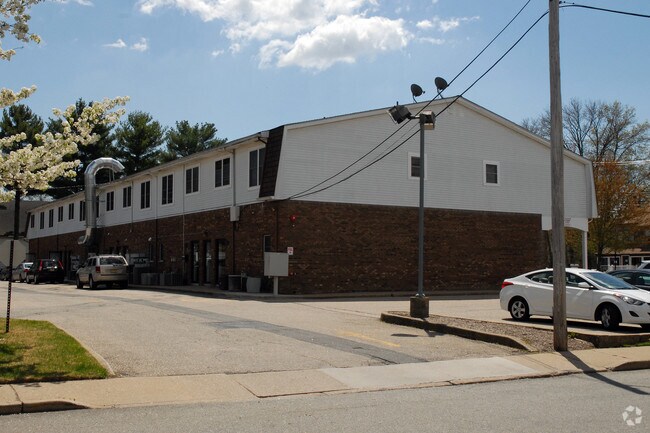 Photo - Pequannock Mini Mall Apartments