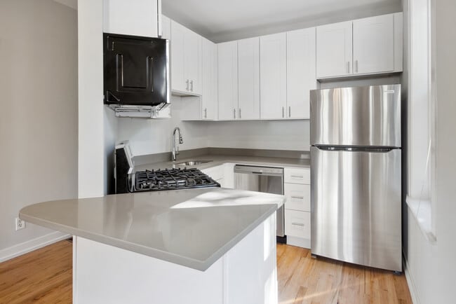 Building Photo - 1437 Superior-2F Unit 2F