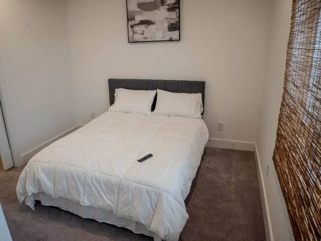 Photo - 241 Maynard Terrace SE