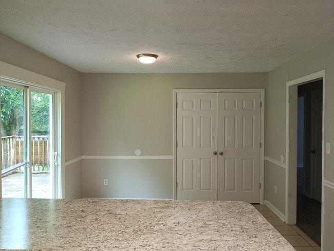 Photo - 100 Beinville St