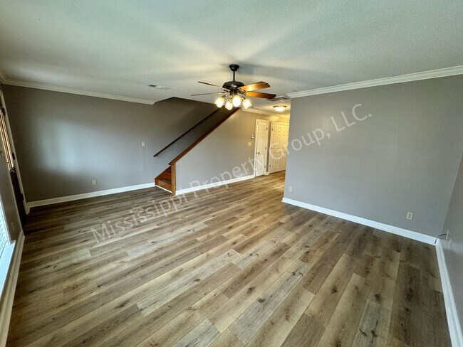 402 Saddle Creek Dr