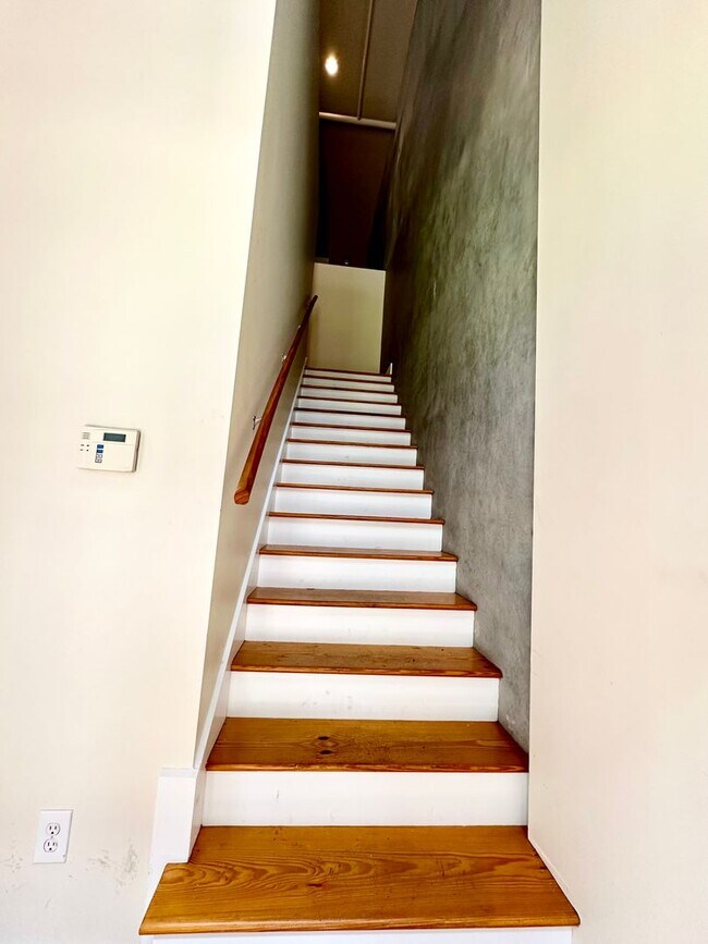 Photo - Pullman Flats #203